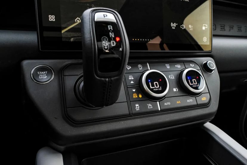 2026 Land Rover Defender 110 - Image 26