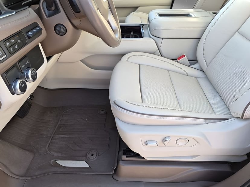 2023 GMC Yukon XL - Image 32