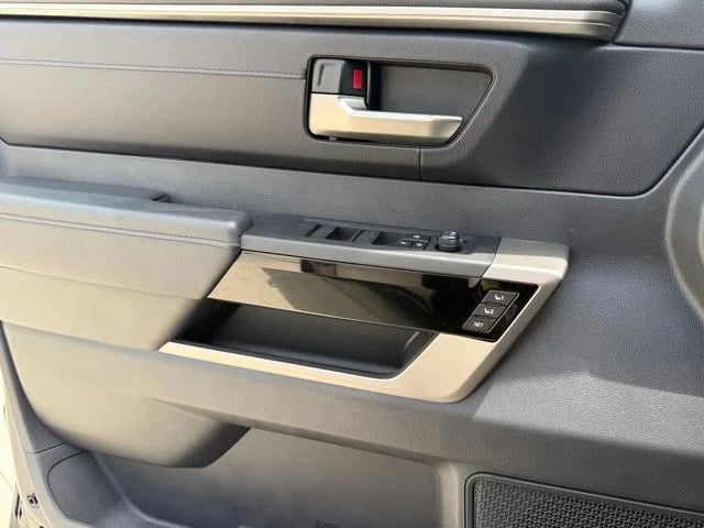 2025 Toyota Tundra - Image 24