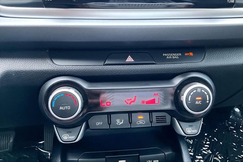 2023 Kia Rio 5-Door - Image 32