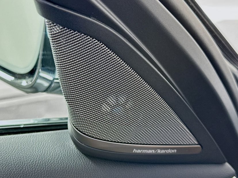 2023 BMW 5 Series - Image 19