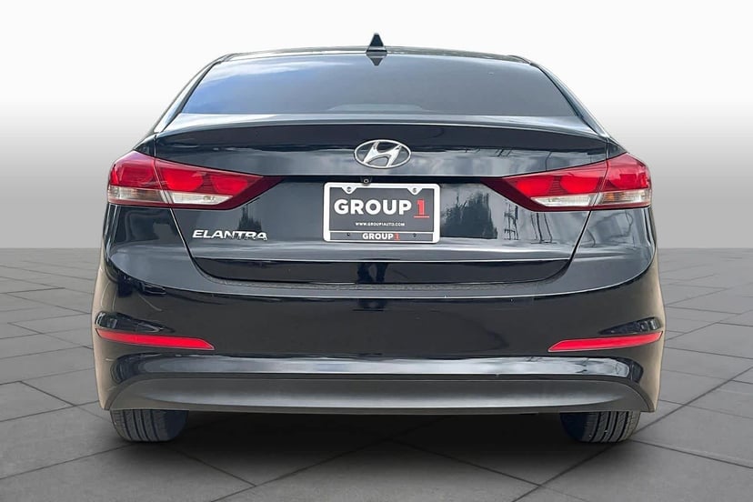 2017 Hyundai Elantra - Image 5