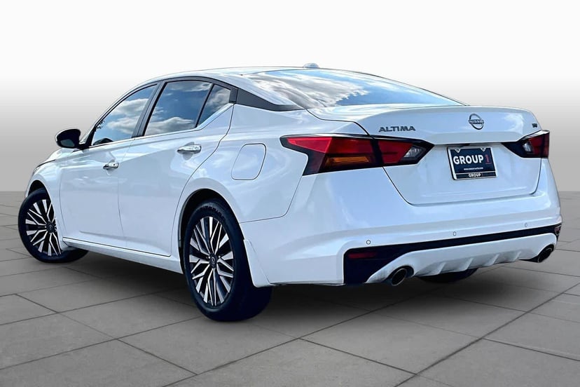2024 Nissan Altima - Image 12