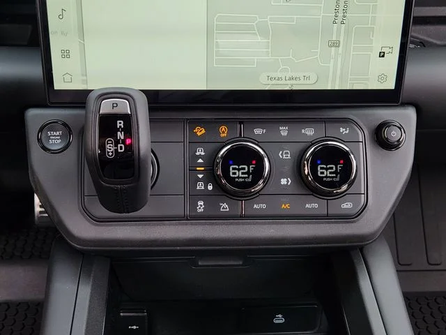 2026 Land Rover Defender 110 - Image 14