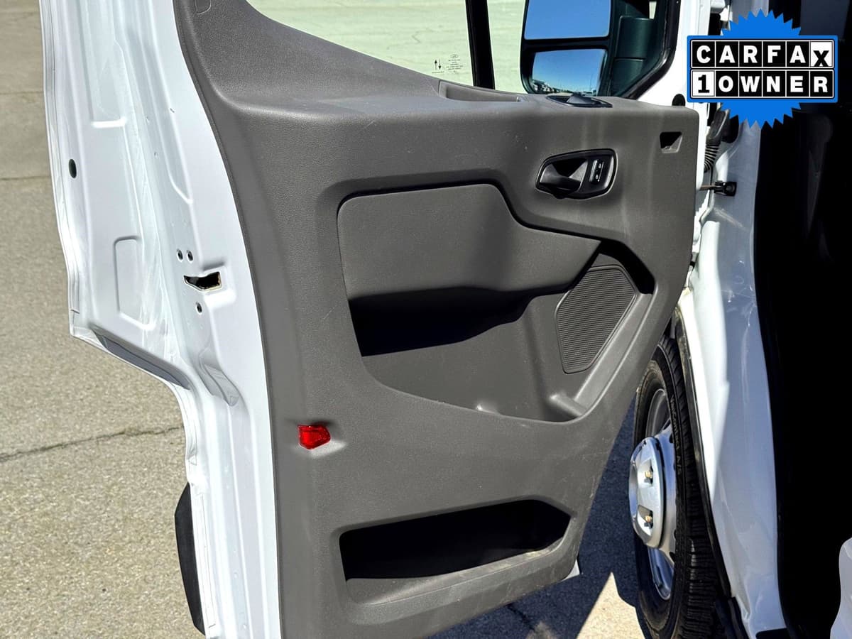 2024 Ford Transit Passenger Wagon - Image 17