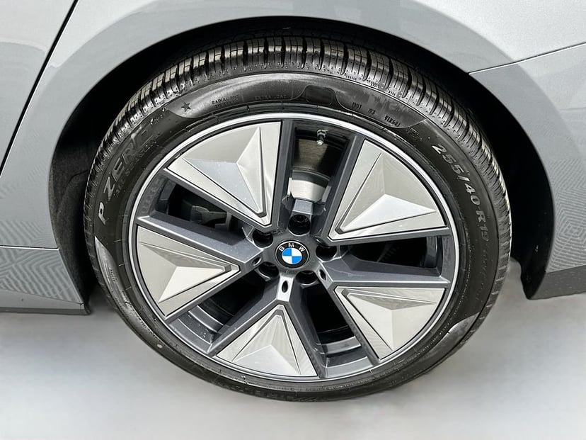 2026 BMW i4 - Image 23