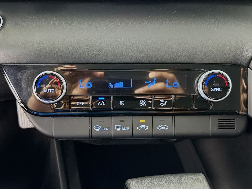 2023 Hyundai Elantra - Image 15