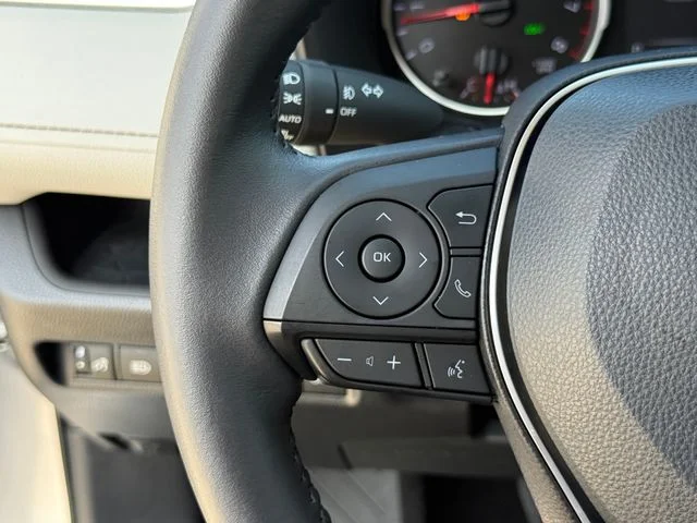 2022 Toyota RAV4 - Image 12