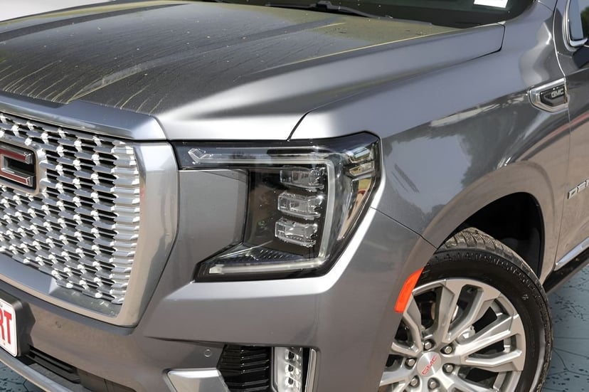 2022 GMC Yukon XL - Image 3