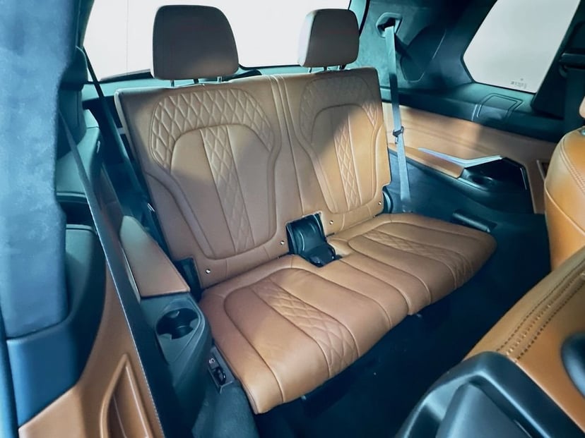 2022 BMW X7 - Image 28