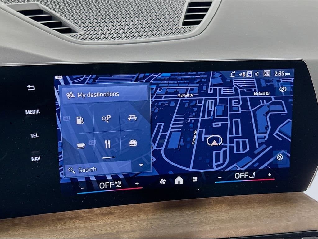 2025 BMW X1 - Image 12