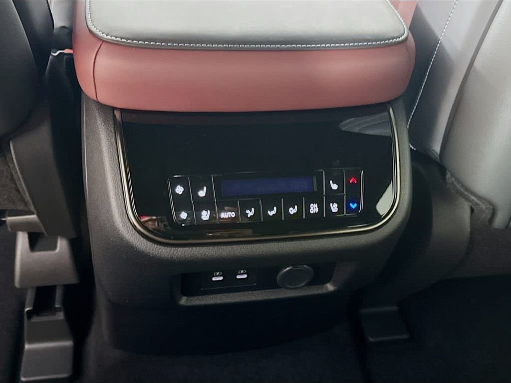 2026 INFINITI QX80 - Image 31