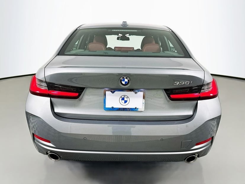 2025 BMW 3 Series - Image 6