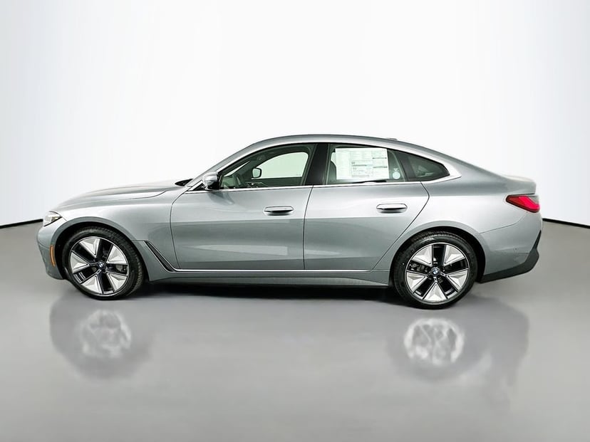 2026 BMW i4 - Image 8