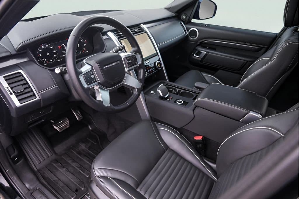 2024 Land Rover Discovery - Image 13