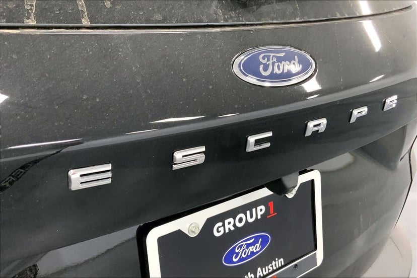 2026 Ford Escape - Image 13