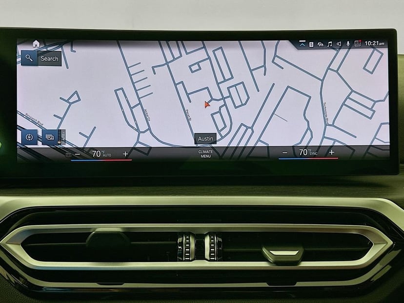 2023 BMW 3 Series - Image 13