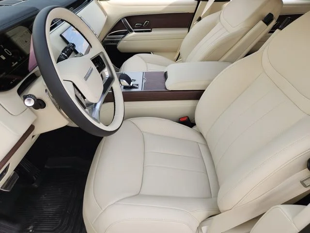 2026 Land Rover Range Rover - Image 9