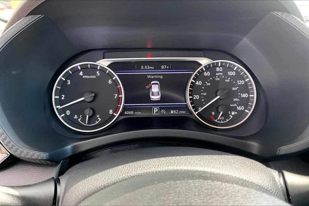 2025 Nissan Sentra - Image 25