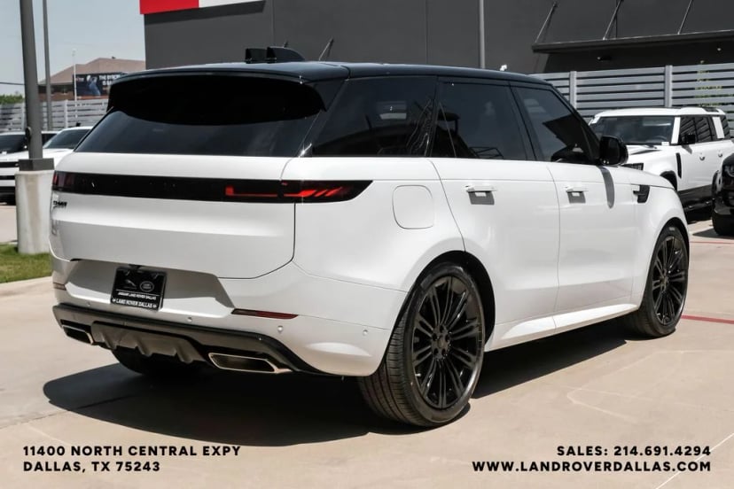 2026 Land Rover Range Rover Sport - Image 8