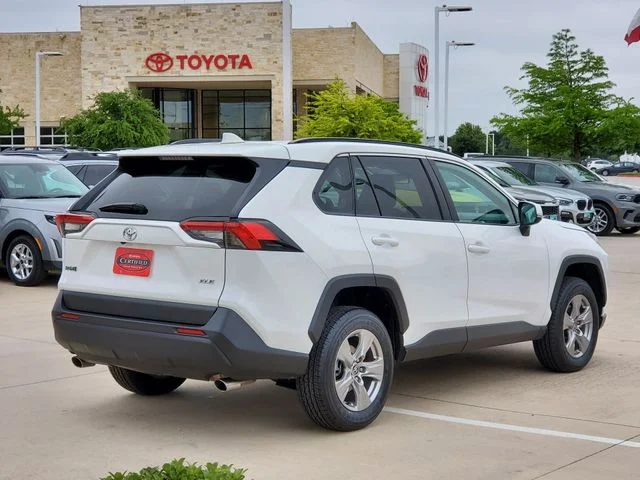 2025 Toyota RAV4 - Image 4