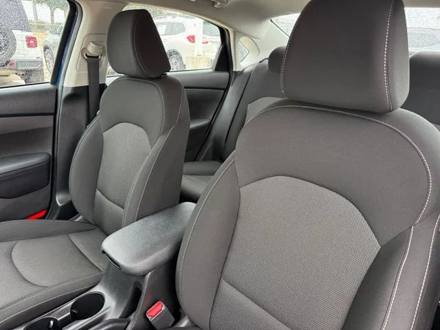 2023 Kia Forte - Image 12