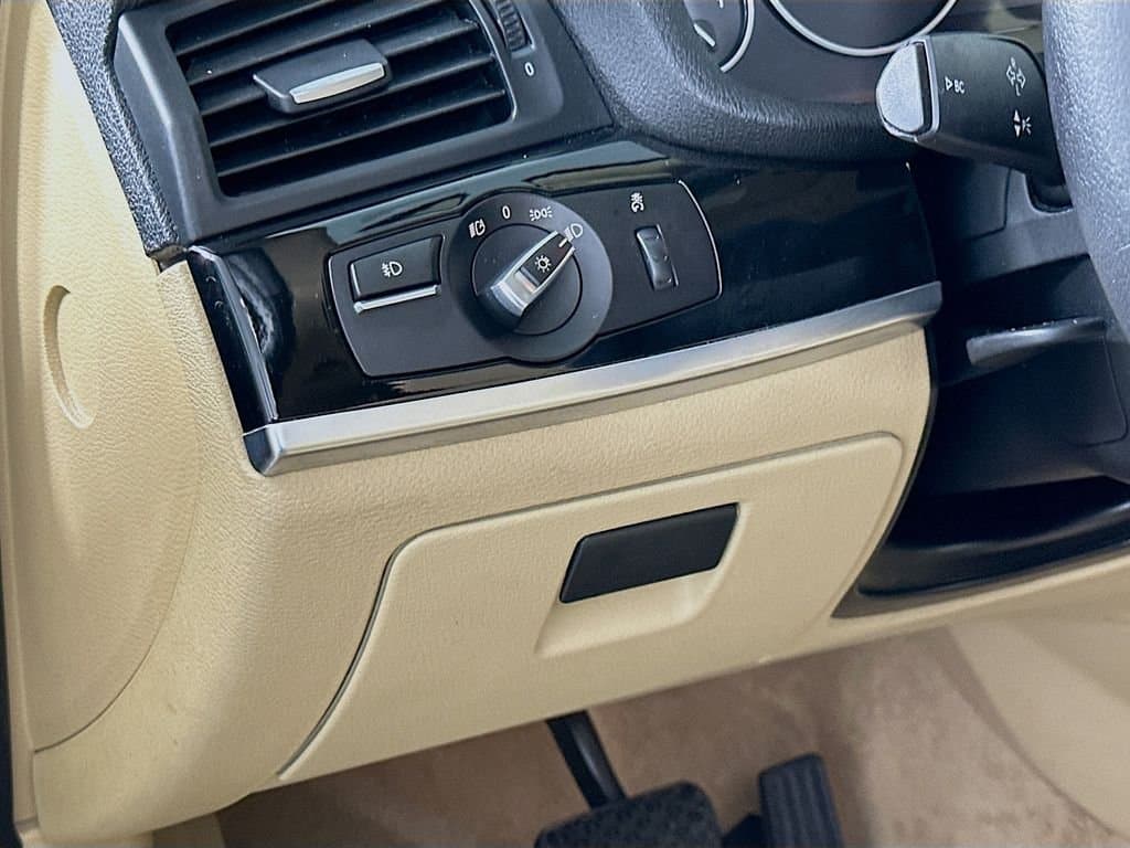 2016 BMW X3 - Image 10