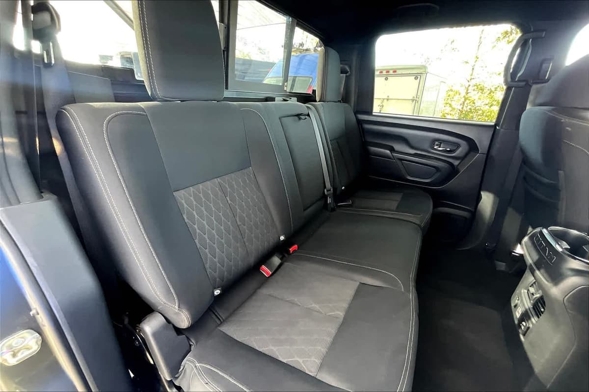 2019 Nissan Titan - Image 19