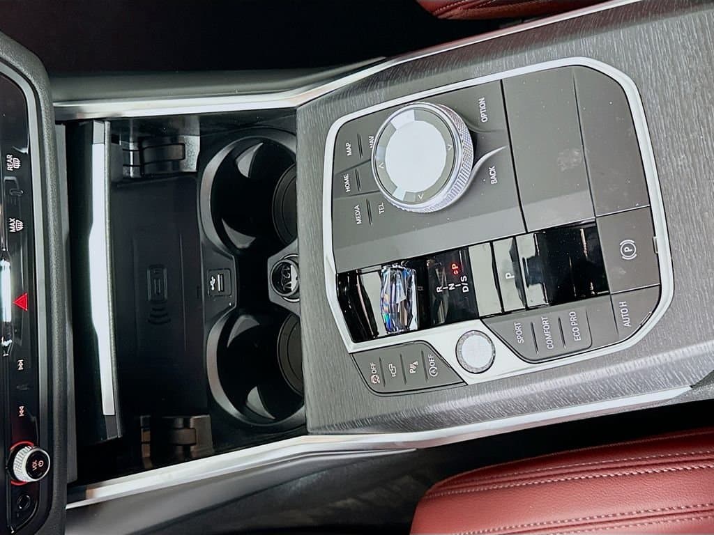 2026 BMW 3 Series - Image 15