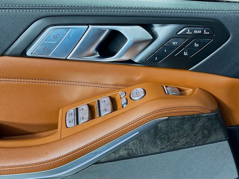 2022 BMW X7 - Image 18