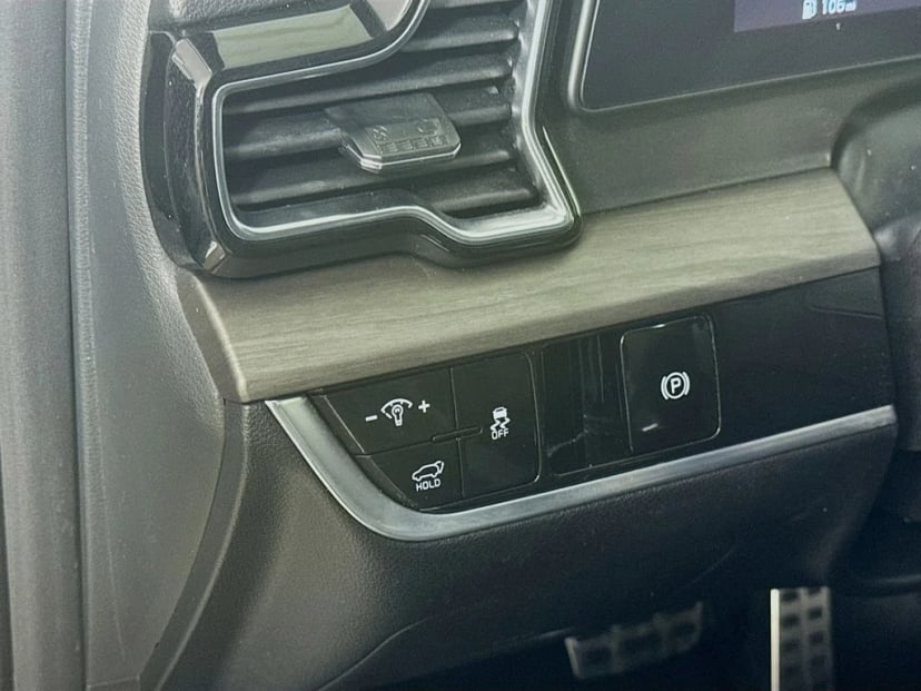 2023 Kia Sportage - Image 10