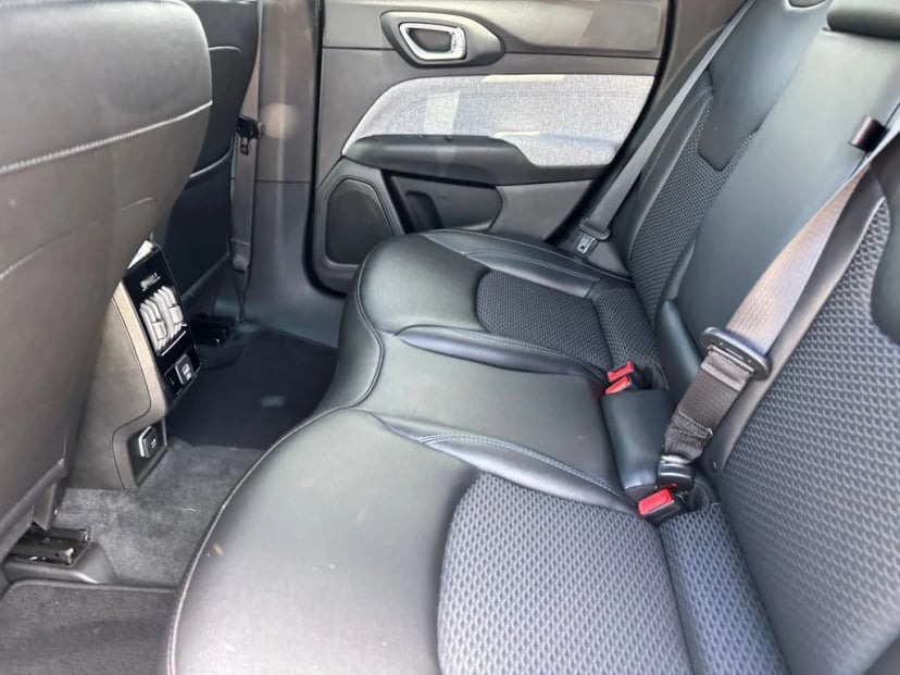 2025 Jeep Compass - Image 19
