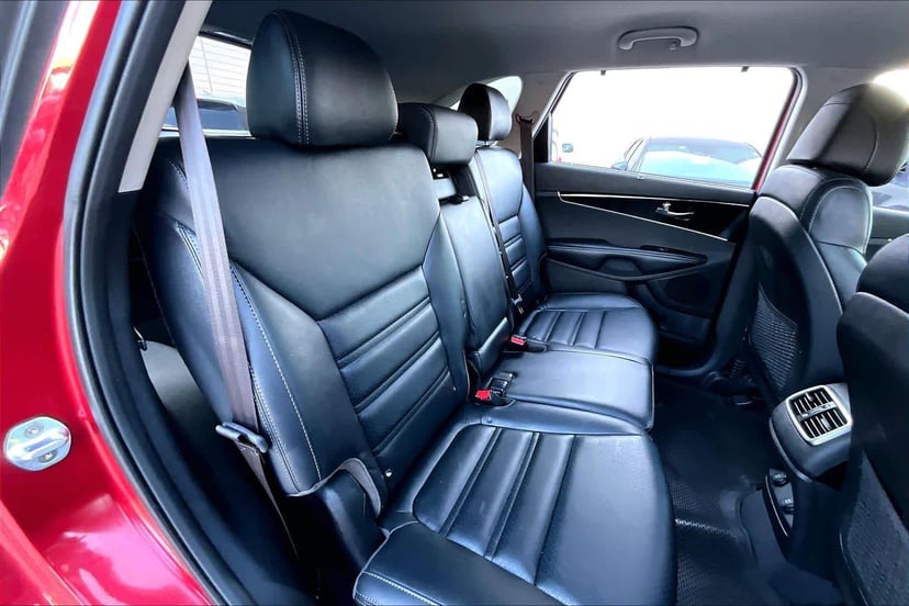 2017 Kia Sorento - Image 19