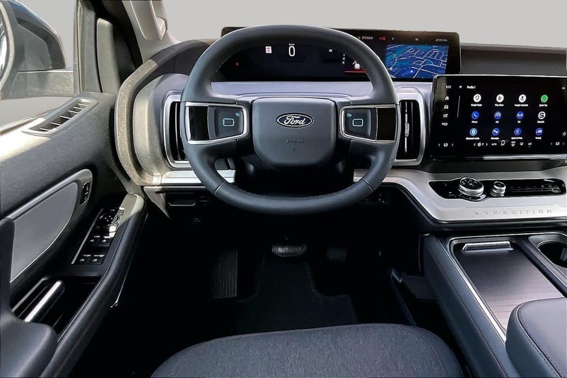2025 Ford Expedition - Image 8