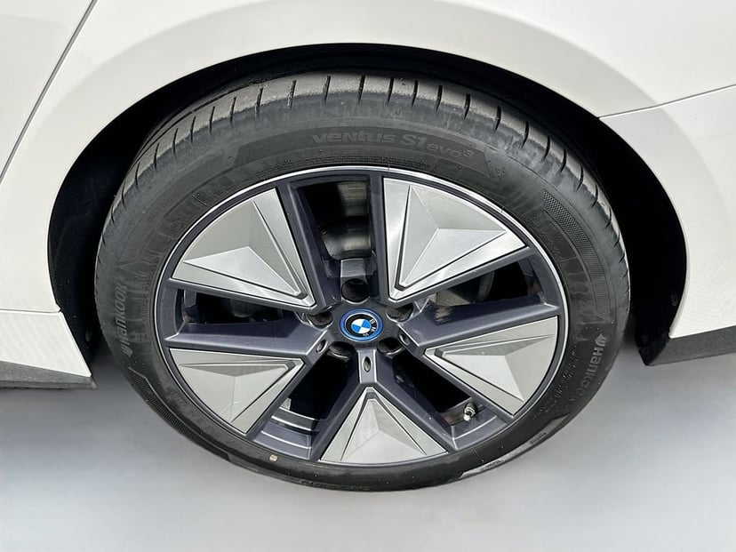 2023 BMW i4 - Image 32
