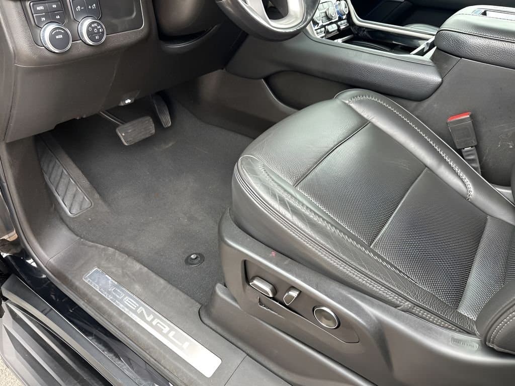 2021 GMC Yukon - Image 28