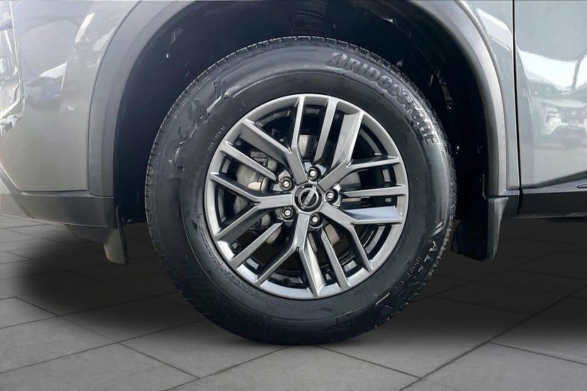 2023 Nissan Rogue - Image 11