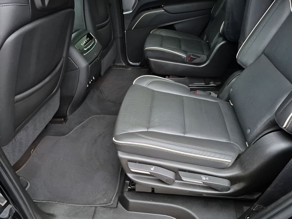 2021 Cadillac Escalade - Image 20