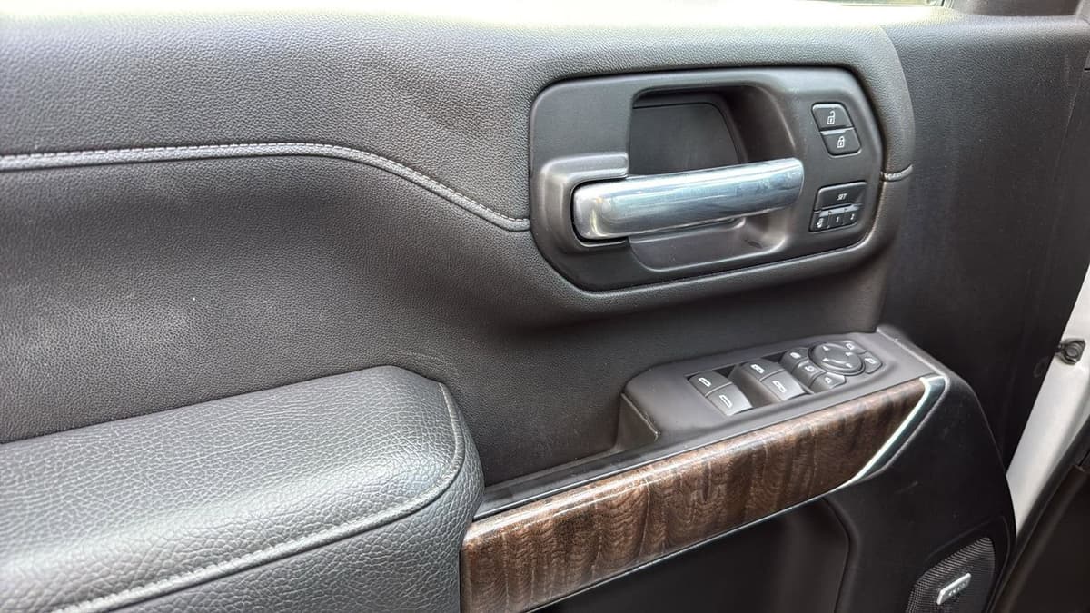 2022 GMC Sierra 2500HD - Image 12