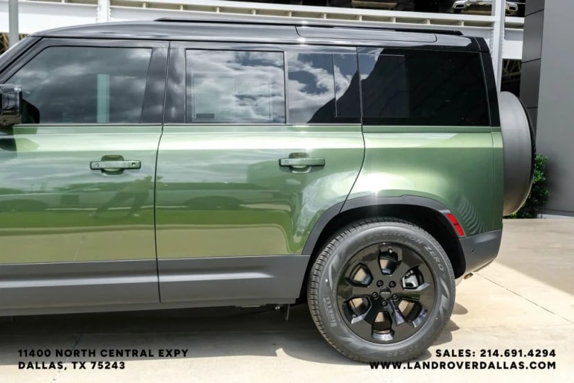 2026 Land Rover Defender 110 - Image 13