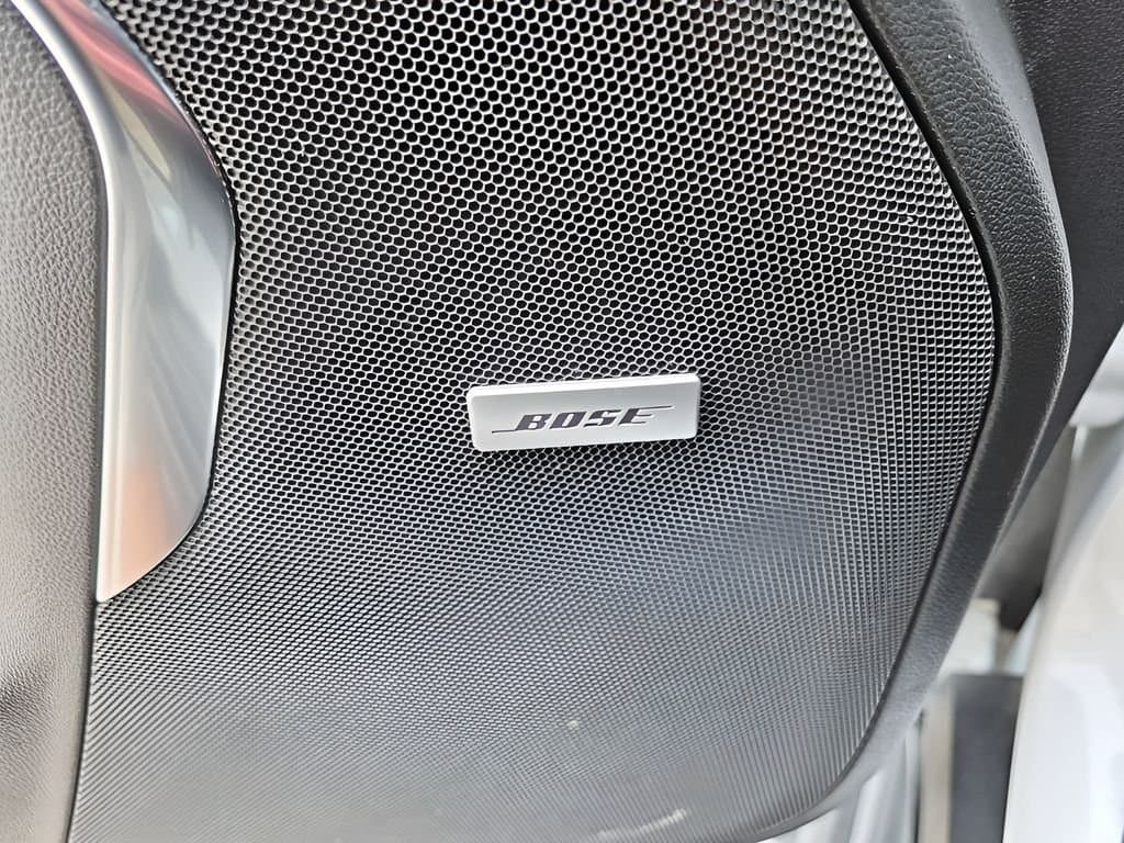 2023 Chevrolet Suburban - Image 29