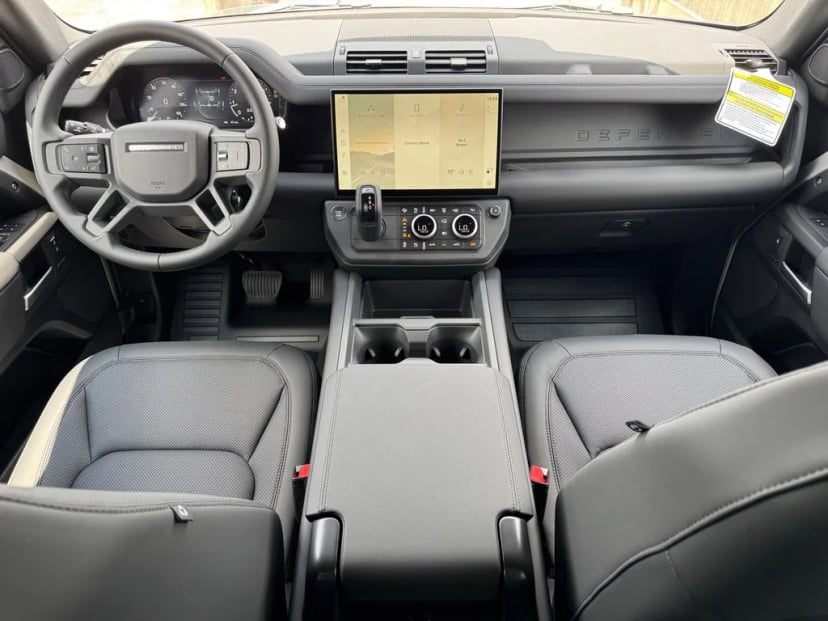 2026 Land Rover Defender 110 - Image 17