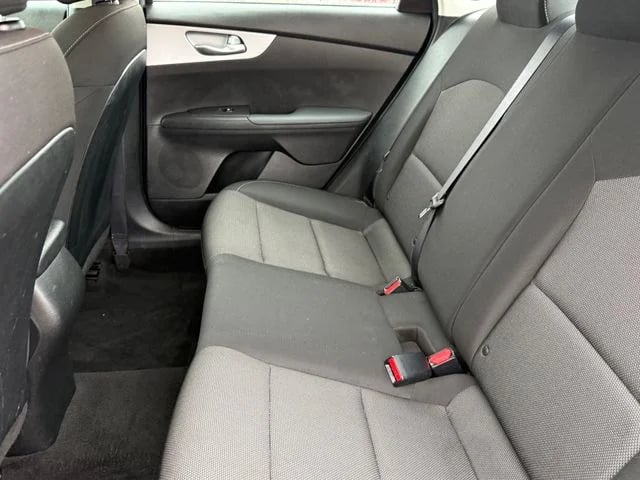 2023 Kia Forte - Image 27
