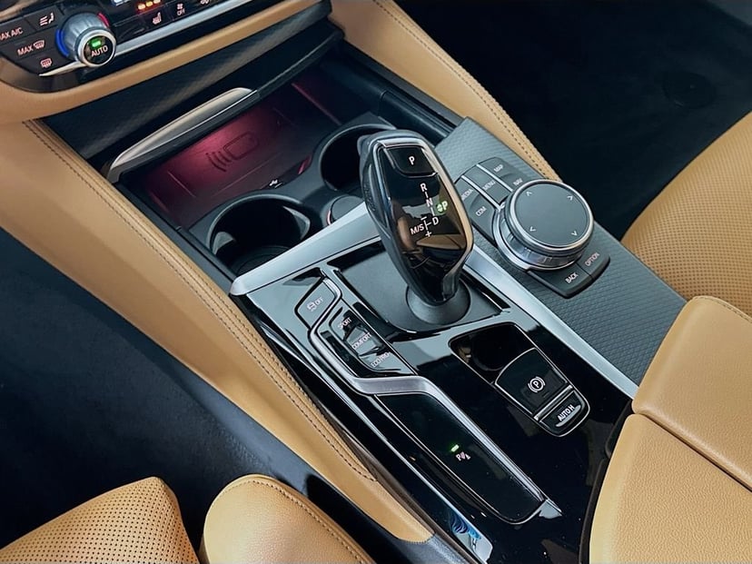2023 BMW 5 Series - Image 16