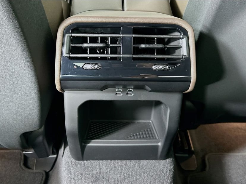 2027 BMW i5 - Image 18