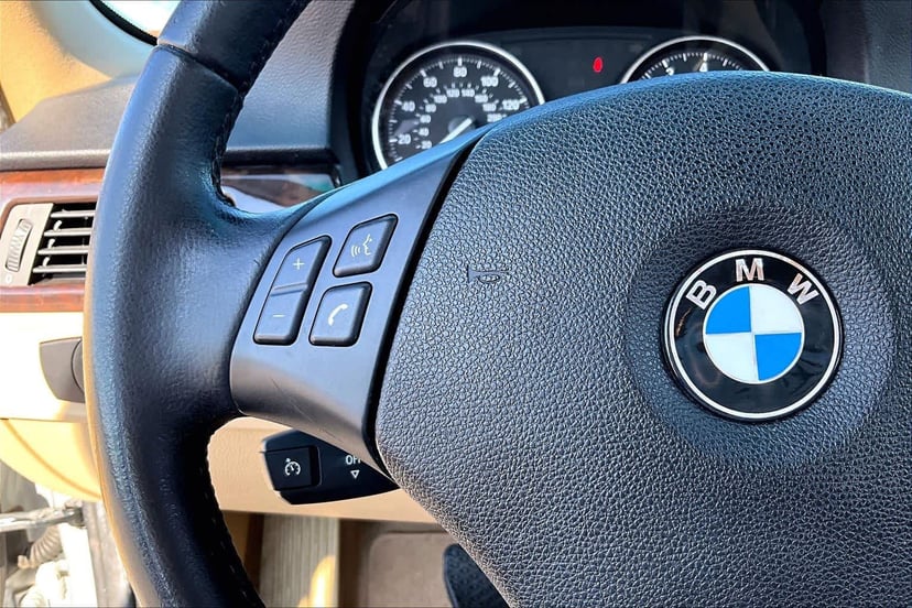 2011 BMW 328i - Image 23