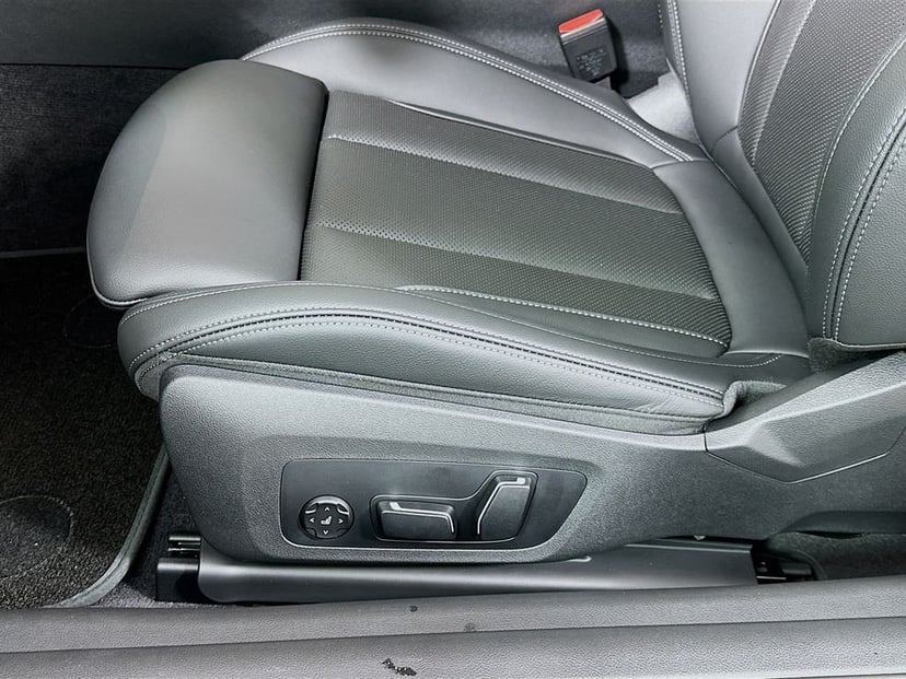 2026 BMW 4 Series - Image 21