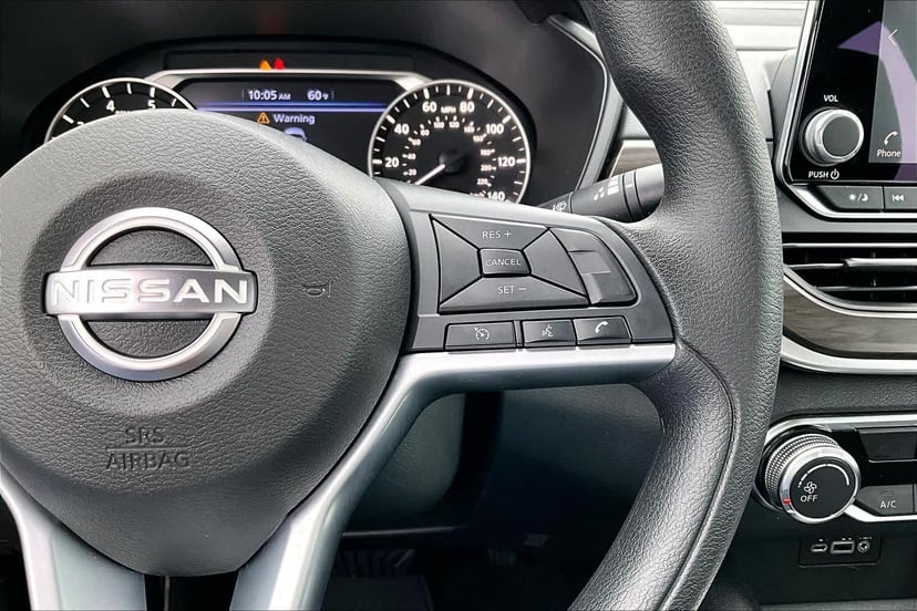 2025 Nissan Altima - Image 25
