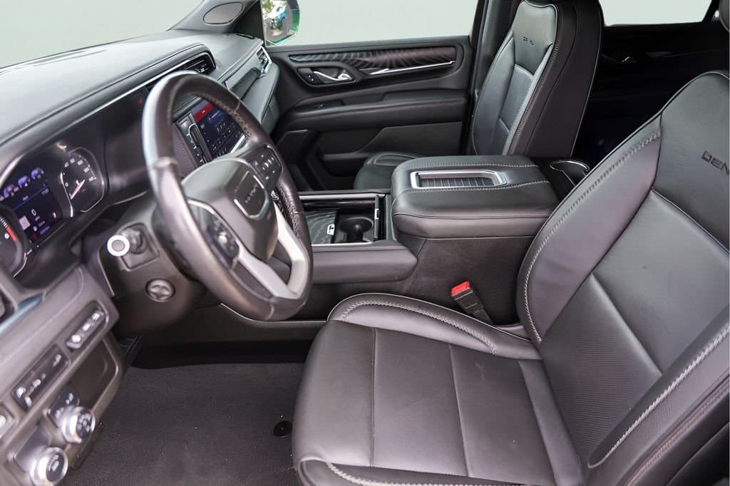 2021 GMC Yukon - Image 11