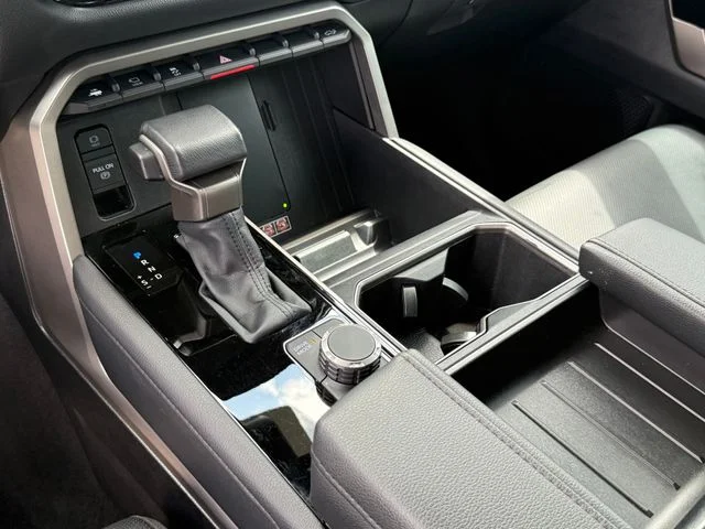 2025 Toyota Tundra - Image 20